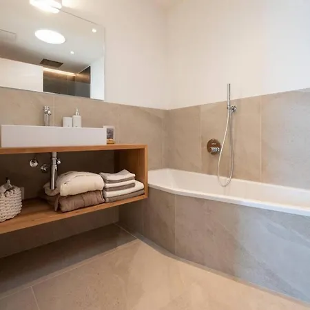 Villa 4br With Pool And Views - What'app - 0034-635-518-216 - For Reservations! Castelletto Di Brenzone